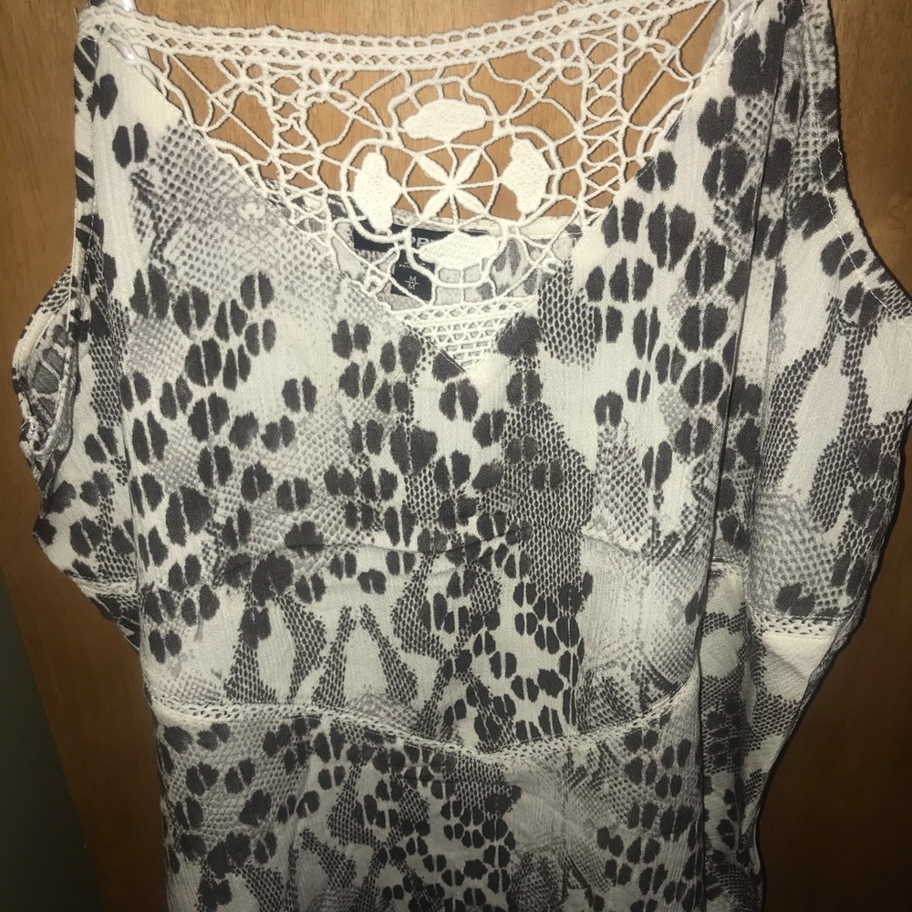 Express NWT Woman’s Size Medium Animal Print Cami - Picture 4 of 16